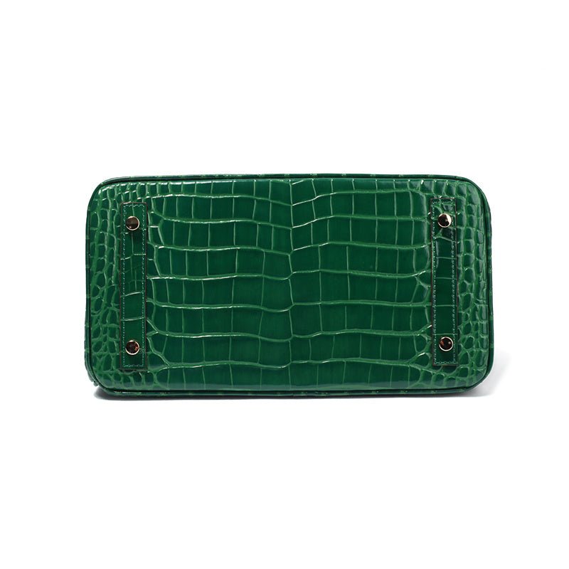 Chic women's leather shoulder bag, organized for daily luxury and style.