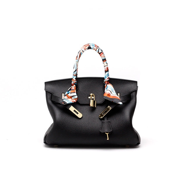 Everyday elegant women's leather shoulder bag, a chic luxury fashion piece.