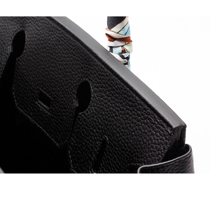 Durable genuine leather women's shoulder bag, elegant everyday luxury essential.