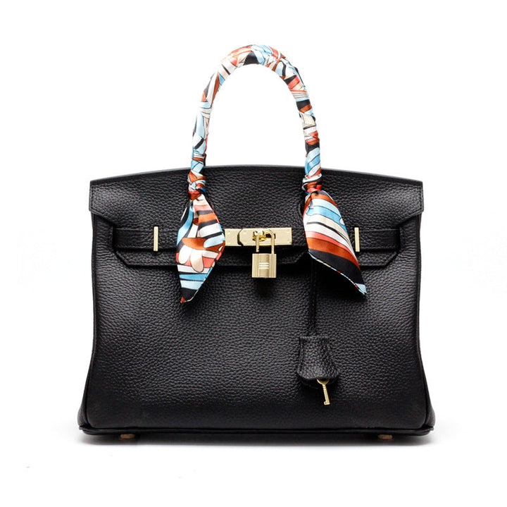 Elevated everyday women's leather bag, elegant practical for all occasions.