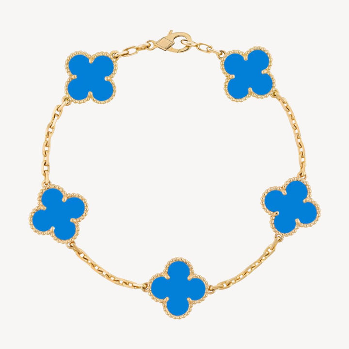 Ladies' silver-toned clover charm bracelet with delicate agate gemstone details.