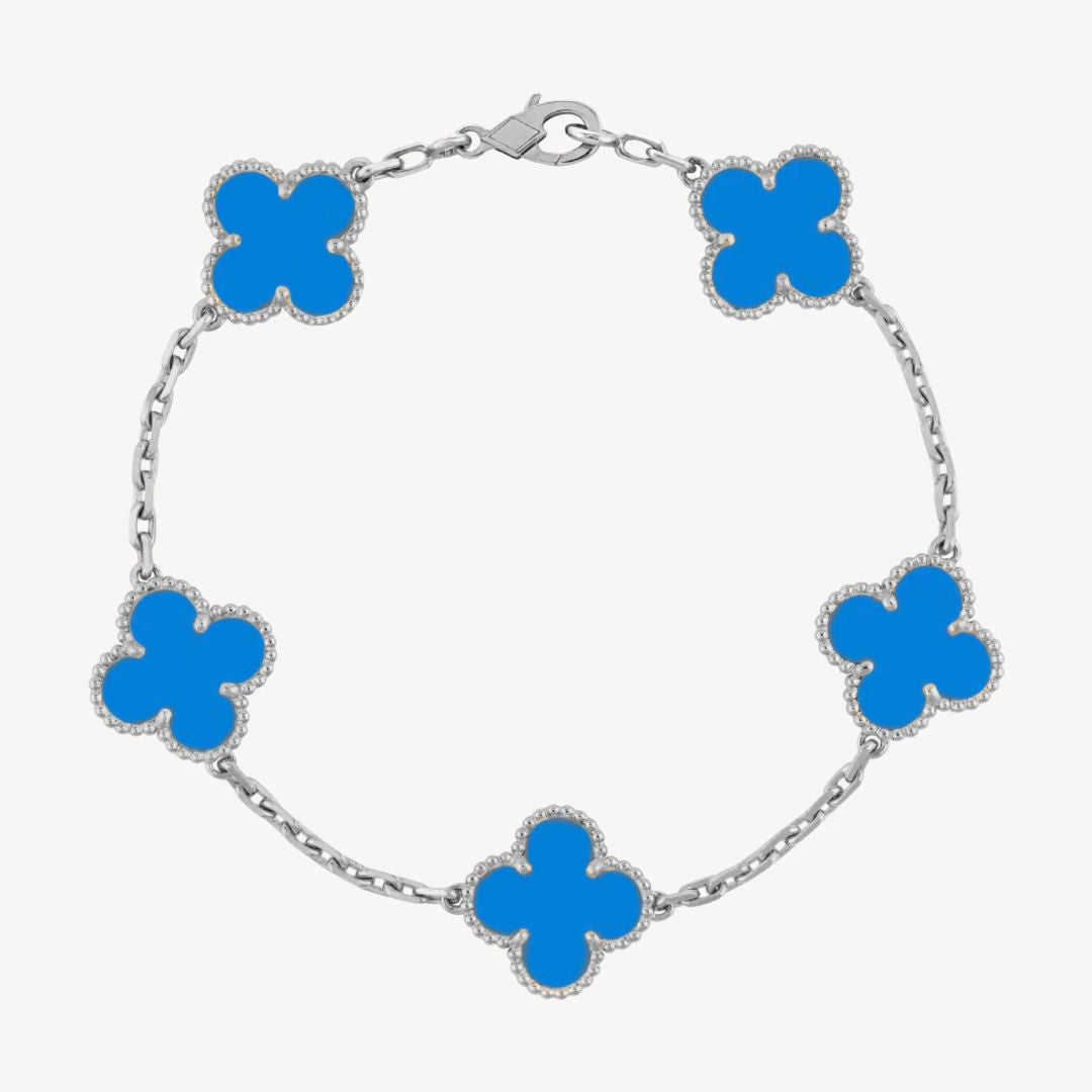 Chic ladies' charm bracelet with polished clover links and agate gemstones.