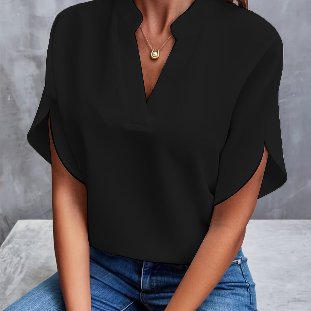 Lightweight women's top, perfect for casual chic and everyday elegance.