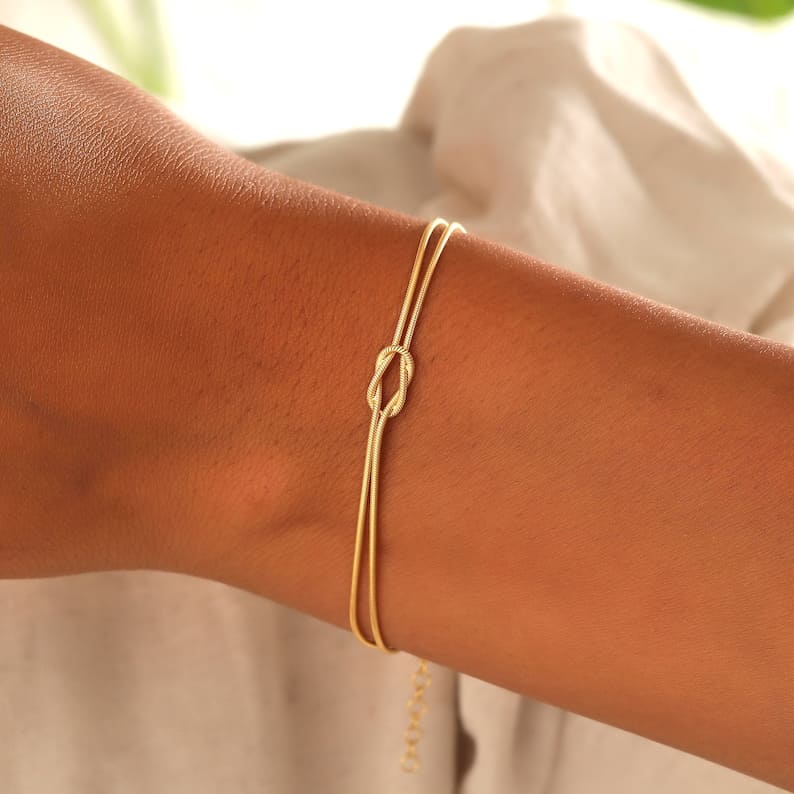 Timeless stainless steel knot bracelet, an elegant and subtle gift for her, perfect minimalist jewelry.