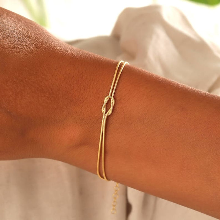Timeless stainless steel knot bracelet, an elegant and subtle gift for her, perfect minimalist jewelry.