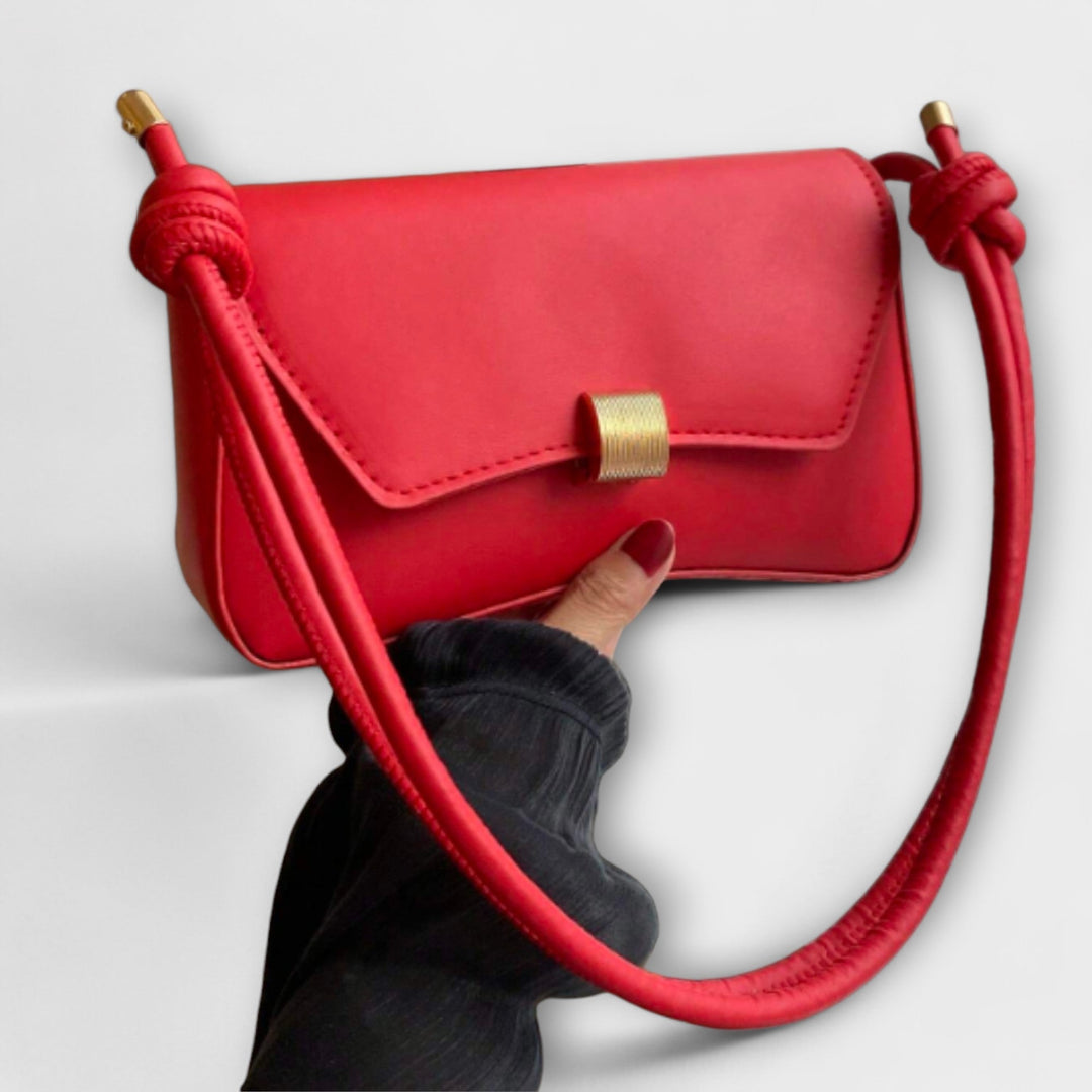 Crossbody flap shoulder bag for women, featuring an elegant vintage design.