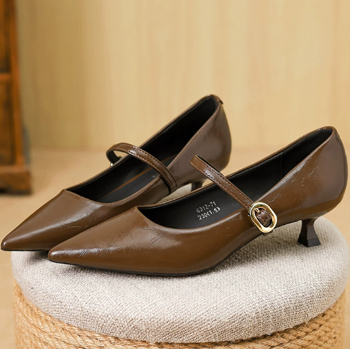 Elegant women's black square toe Mary Jane shoes with a comfortable block heel, ideal for casual and fashionable wear
