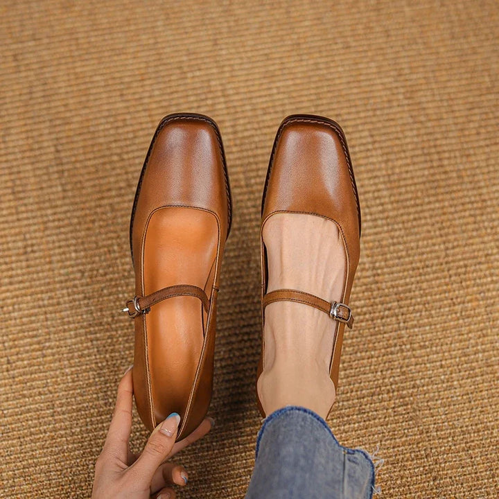 Comfortable women's block heel shoes with a chic strap design, ideal for versatile spring and summer fashion.