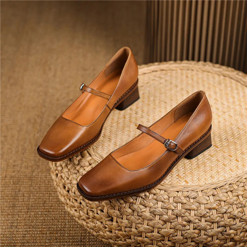 High-quality women's block heel shoes featuring a fashionable strap, suitable for various spring occasions.