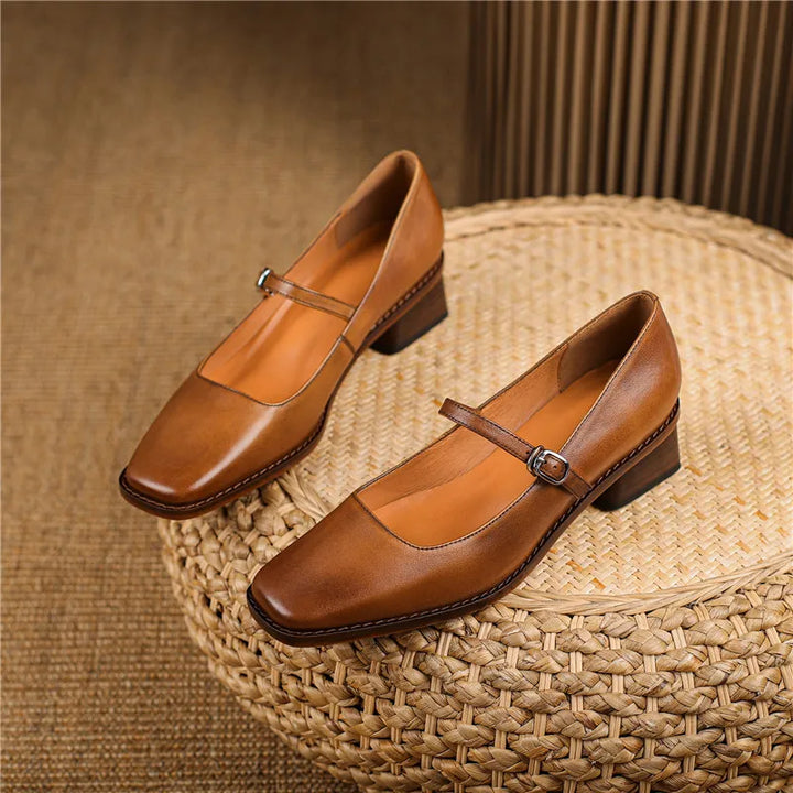 High-quality women's block heel shoes featuring a fashionable strap, suitable for various spring occasions.