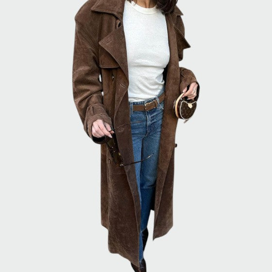 Elegant women's brown trench coat, perfect for fall fashion and classic style.