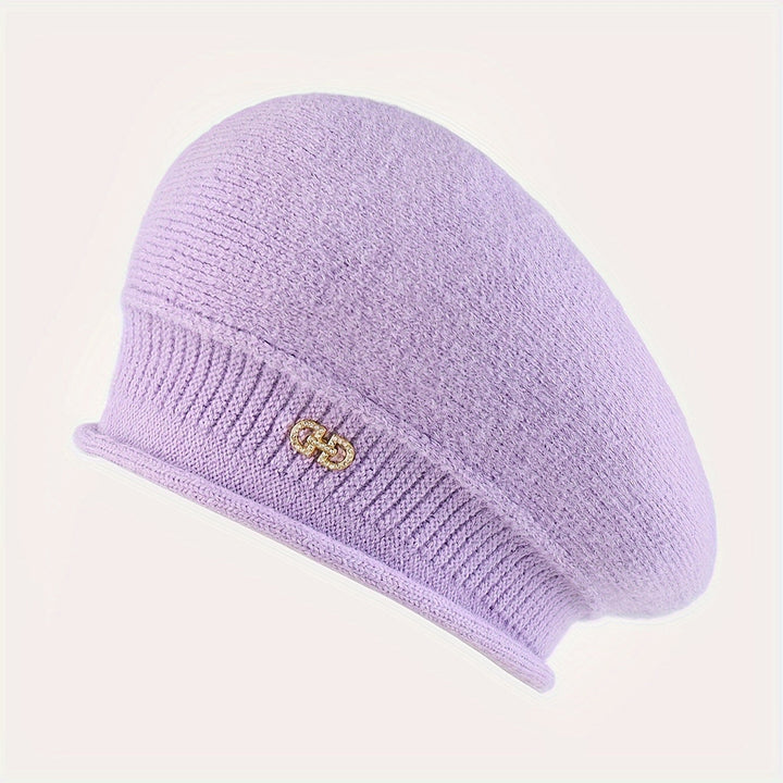 Women's cozy knitted beret, the perfect elegant and warm winter hat for everyday fashion.