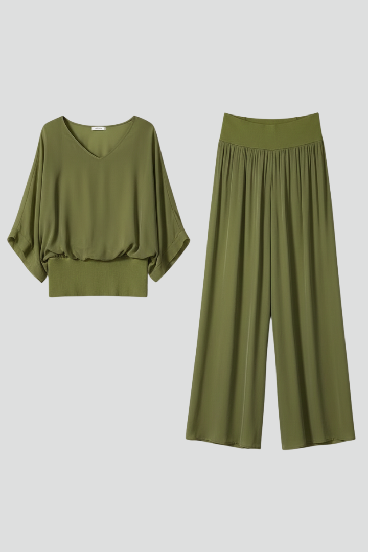 Elegant women's chiffon V-neck wide-leg two-piece set, perfect for summer resort wear or casual chic.