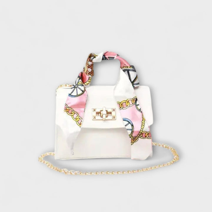 Versatile women's classic chain crossbody bag, a must-have fashion accessory for summer
