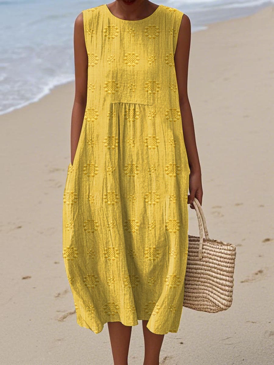 Women's vacation-ready maxi dress made of breathable cotton, flattering and stylish