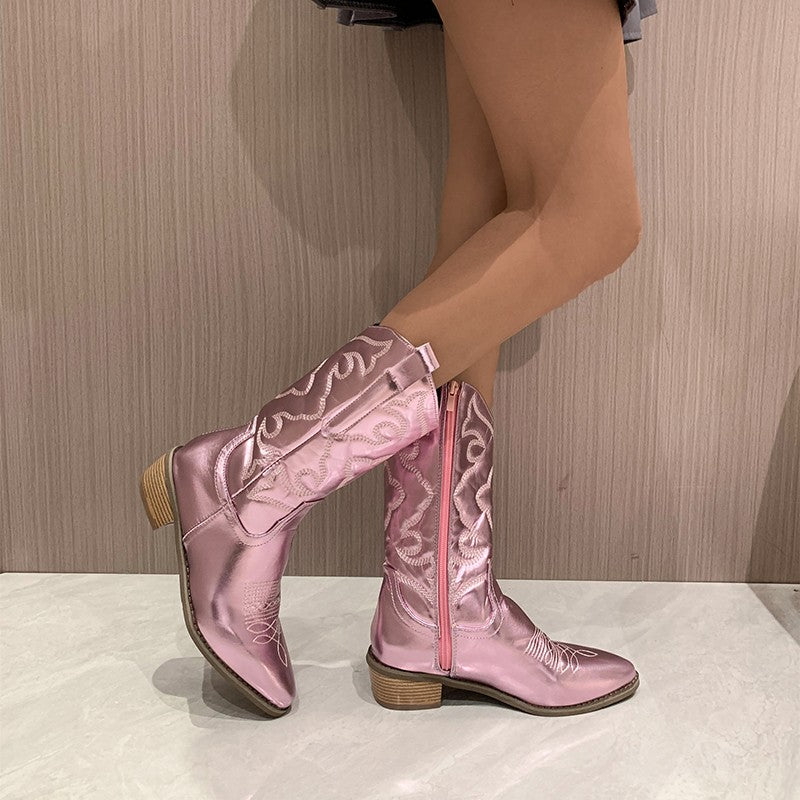 Stylish women's cowboy boots for versatile everyday wear, blending Western elegance & comfort.