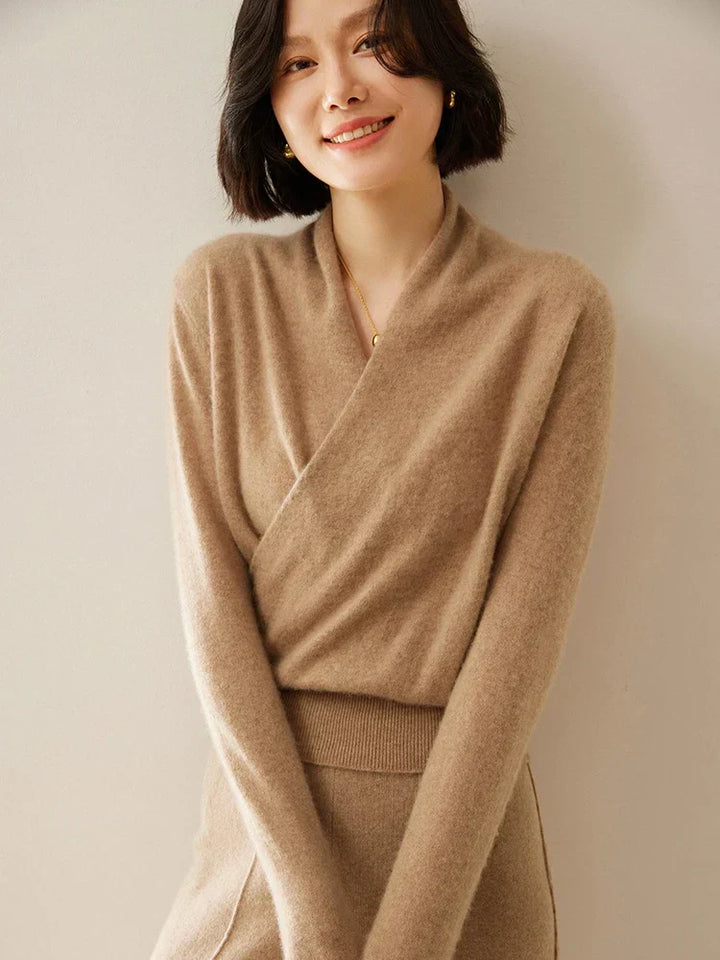 Cream-colored women's knit wrap sweater, long sleeve, ideal for casual and elegant outfits.