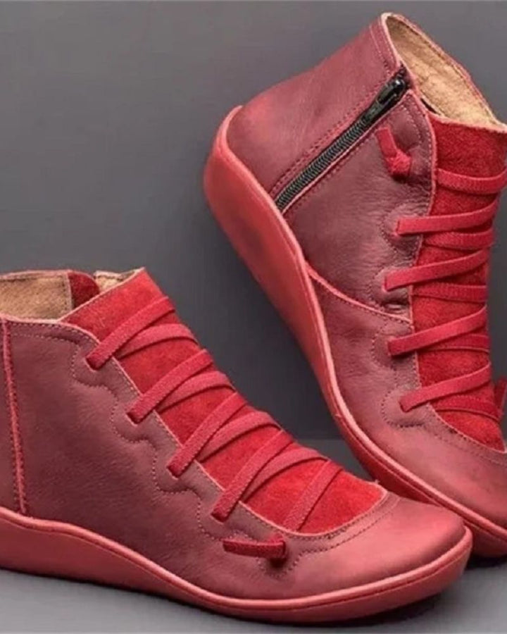 Comfortable & supportive women's boots, stylish everyday footwear for elegant autumn/winter fashion.