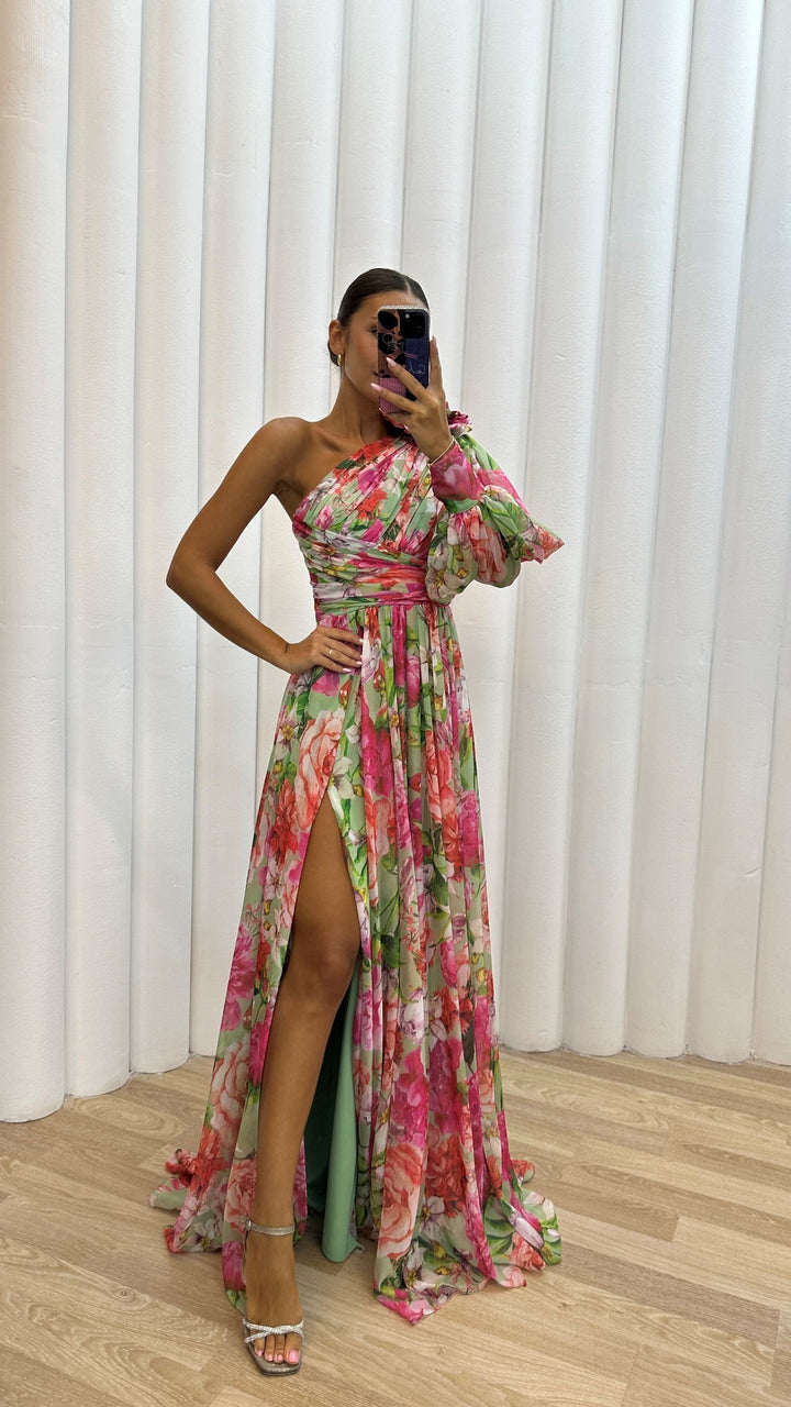 Stylish women's summer floral maxi dress with an elegant silhouette and leg-baring slit