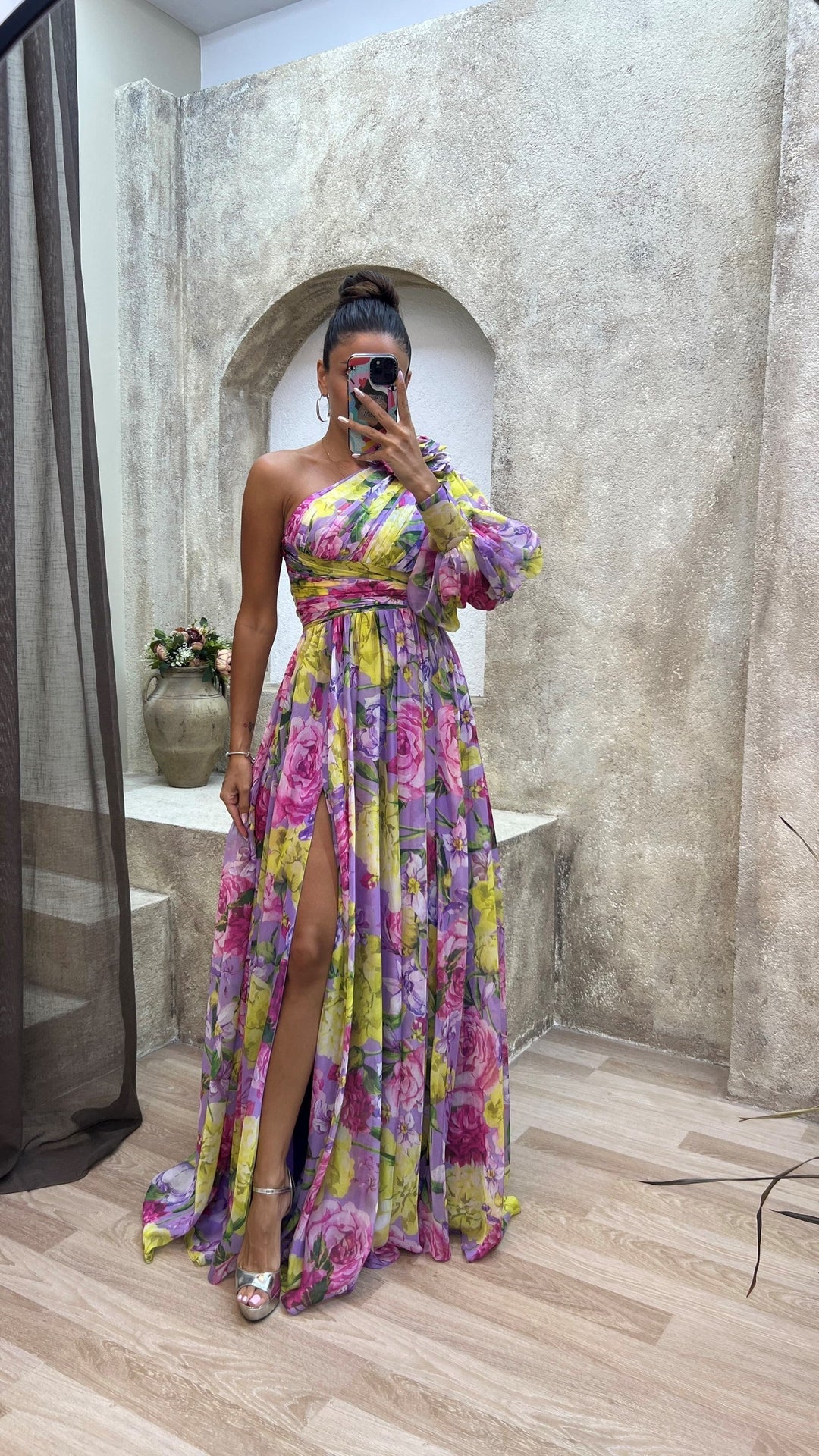 Women's sophisticated floral long dress, excellent for formal events or elegant outings