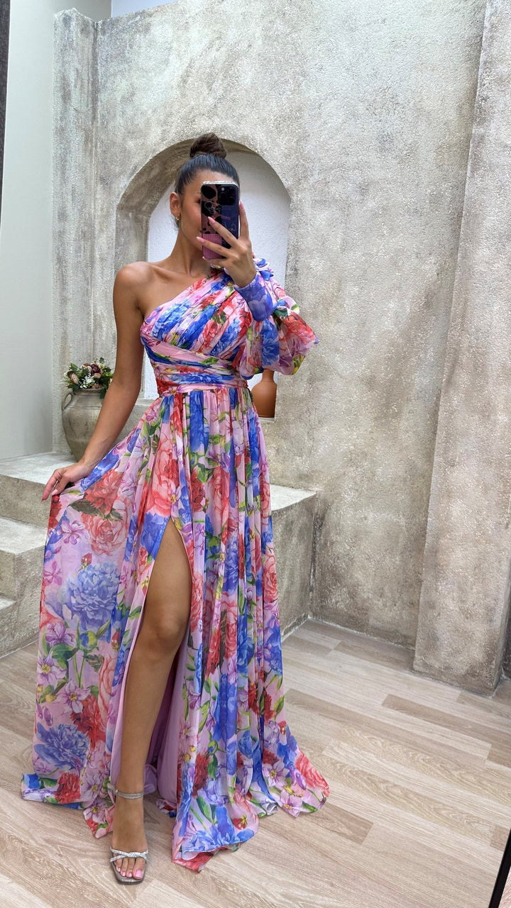Chic women's floral slit maxi dress, a perfect blend of comfort and style for any season