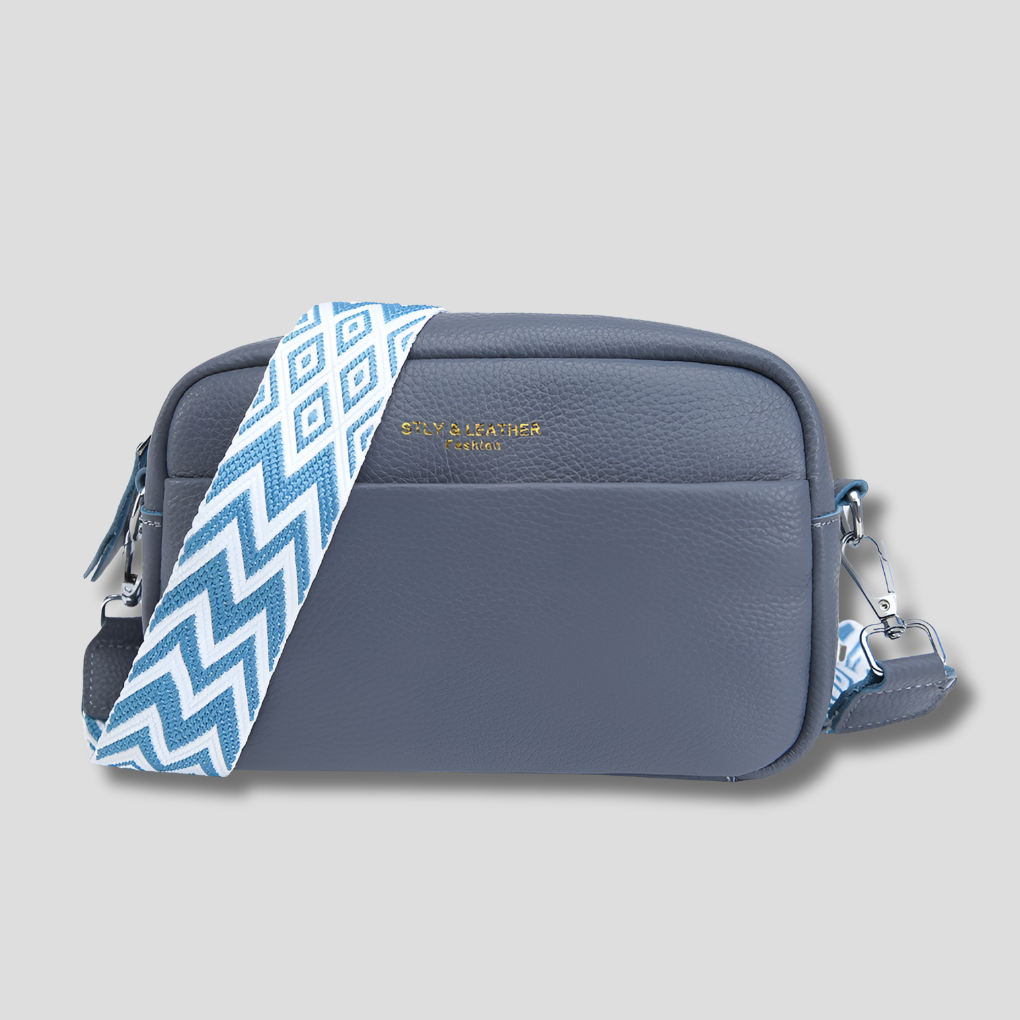 Versatile genuine leather women's shoulder bag, a stylish and practical accessory for any outfit.
