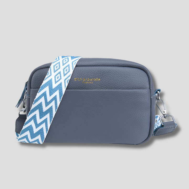 Versatile genuine leather women's shoulder bag, a stylish and practical accessory for any outfit.
