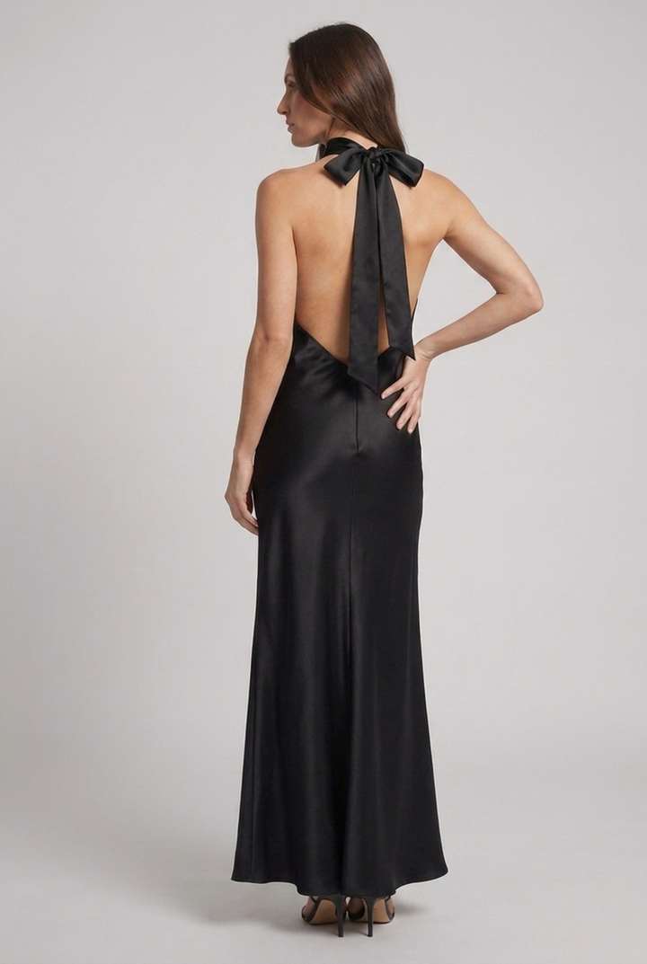 Graceful women's halterneck maxi dress, an elegant choice for wedding guests, galas, and formal parties.