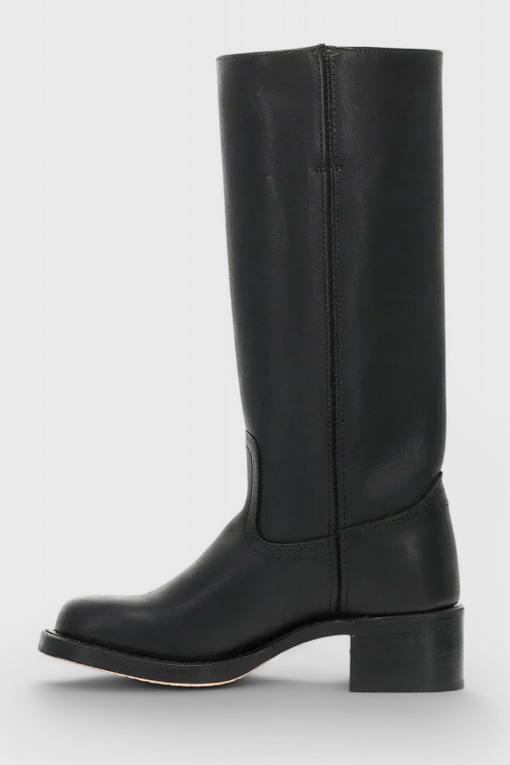 Fashionable women's knee-high boots in black, with an elegant design & supportive stacked heel.