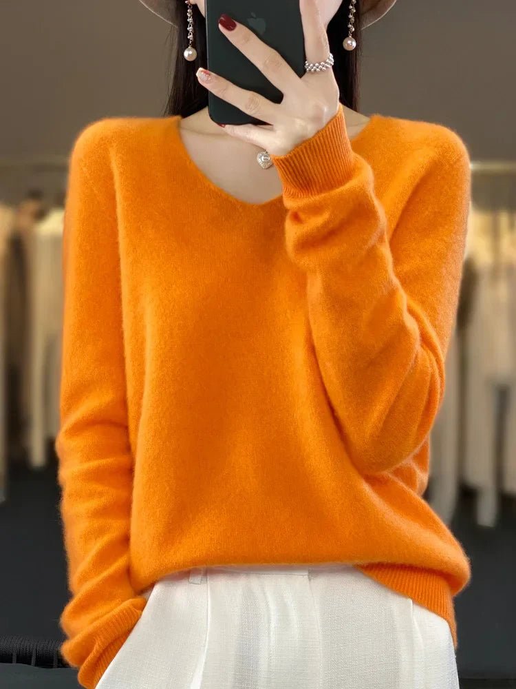 Elegant & cozy women's knit sweater, long-sleeve pullover for versatile fall-winter fashion.