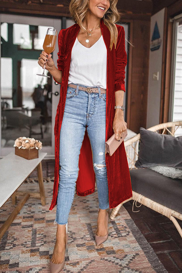 Versatile women's long open-front coat, ideal for elegant layering in fall and winter outfits.