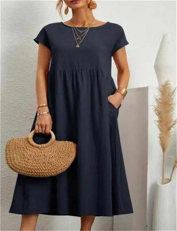 Lightweight women's elegant maxi dress, perfect for summer comfort and versatile spring fashion.