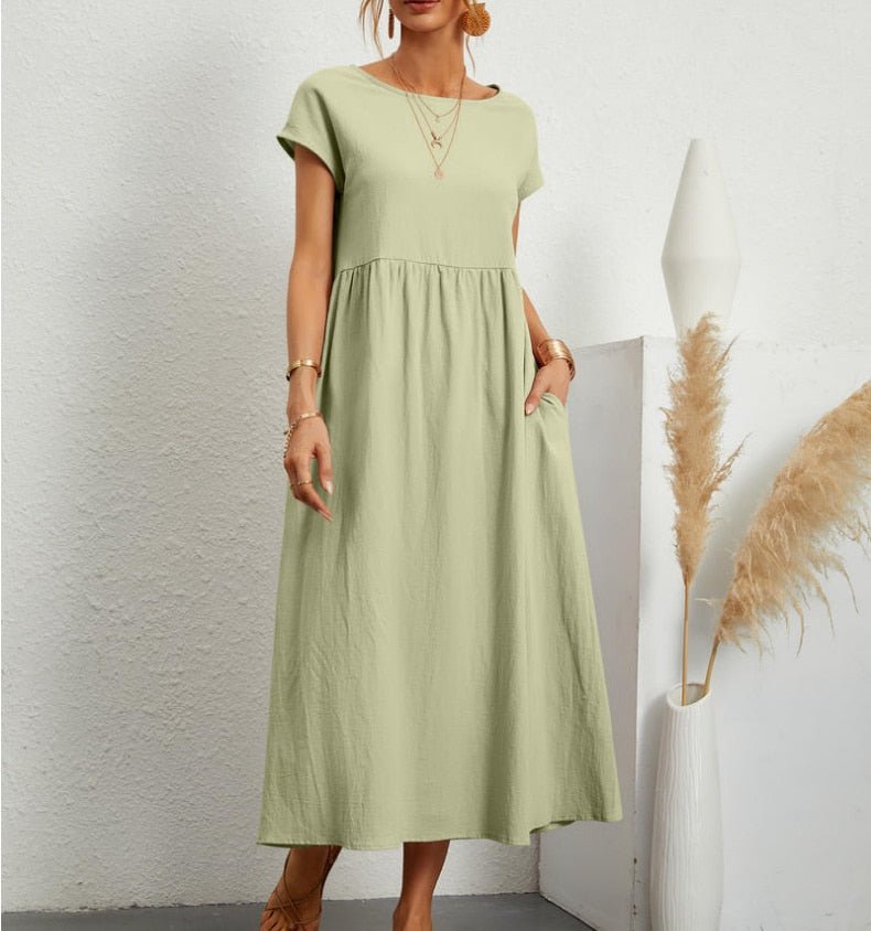 Flowy women's summer dress, a comfortable and elegant maxi for casual outings or holiday fashion.