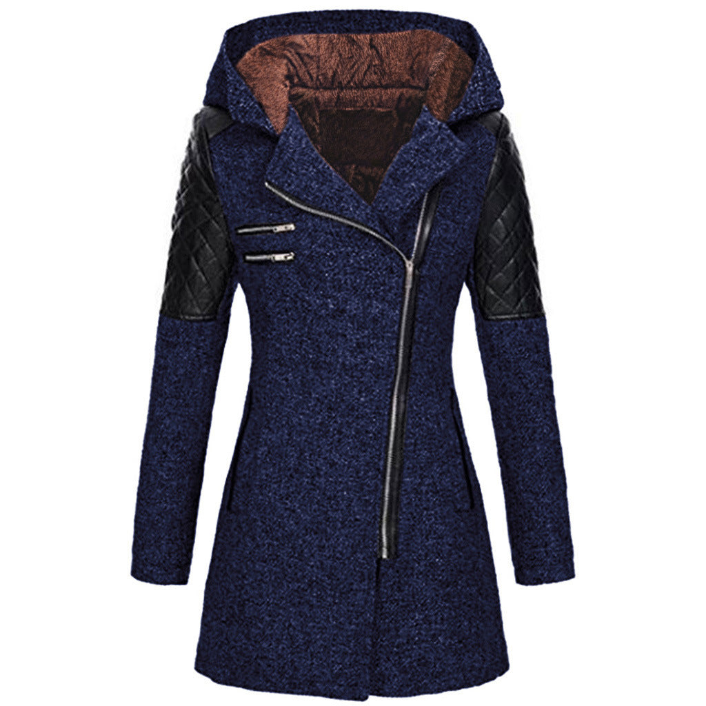 Warm women's mid-length jacket, puffer style, with a unique diagonal zipper, perfect for cold.