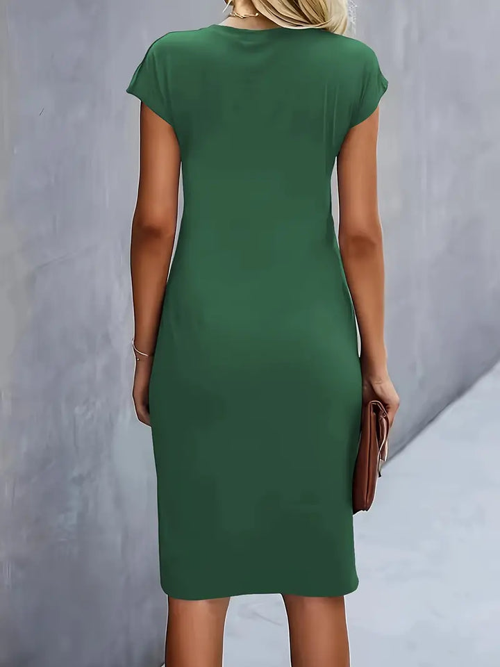 Elegant casual women's midi dress, classic cut for versatile summer styling.