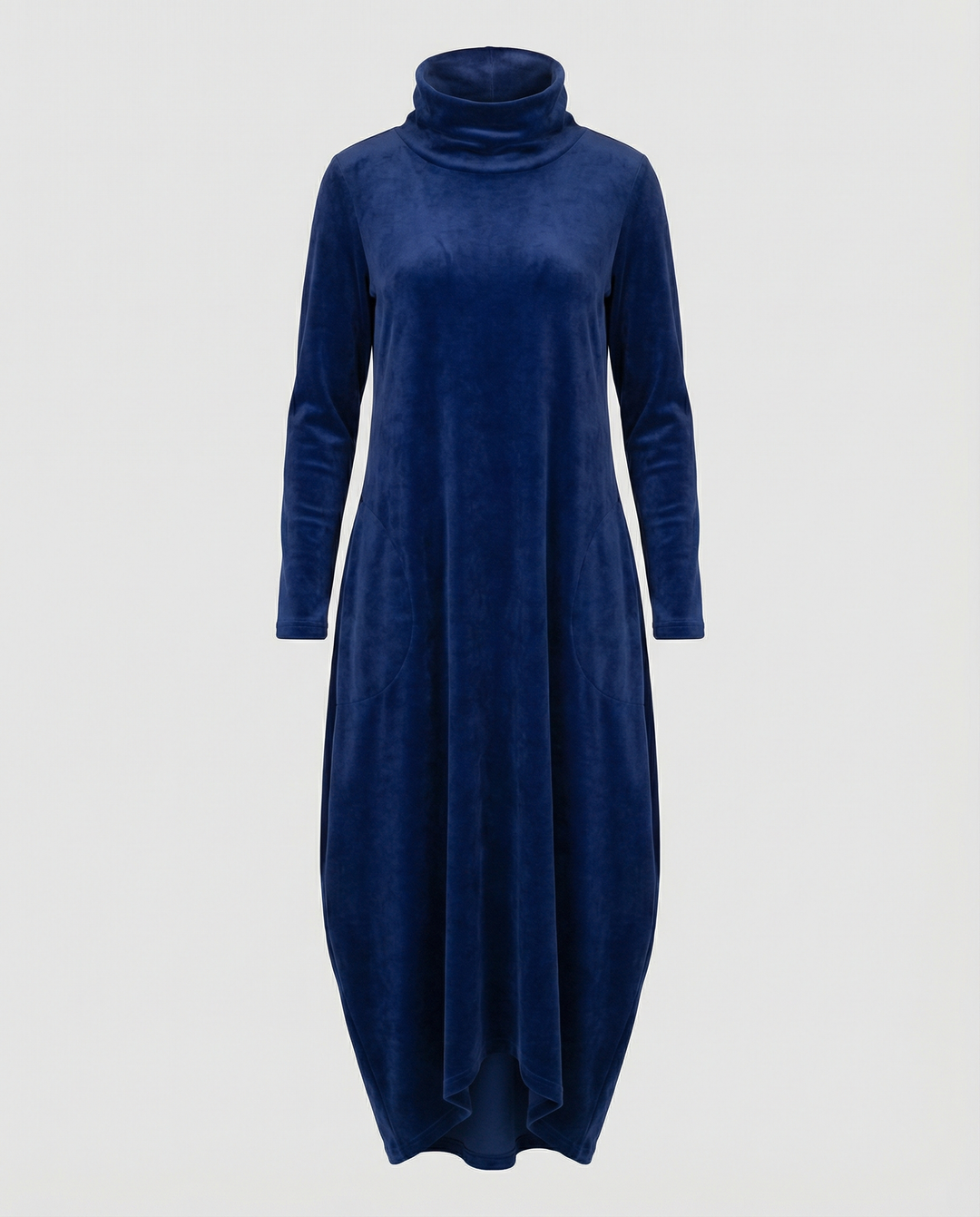 Comfortable women's long sleeve dress with a round neck and convenient side pockets.