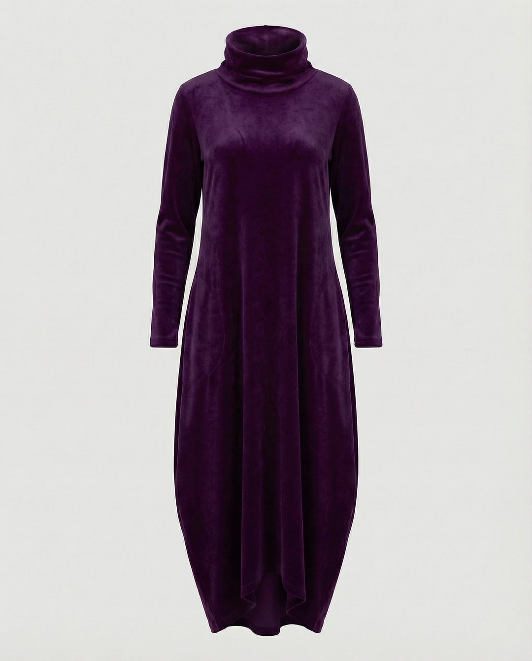 Flattering women's elegant dress in black with long sleeves, round neck & hidden pockets.