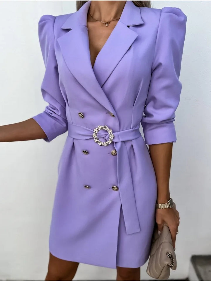 Stylish women's midi dress featuring a sophisticated printed collar and classic shirtdress silhouette.