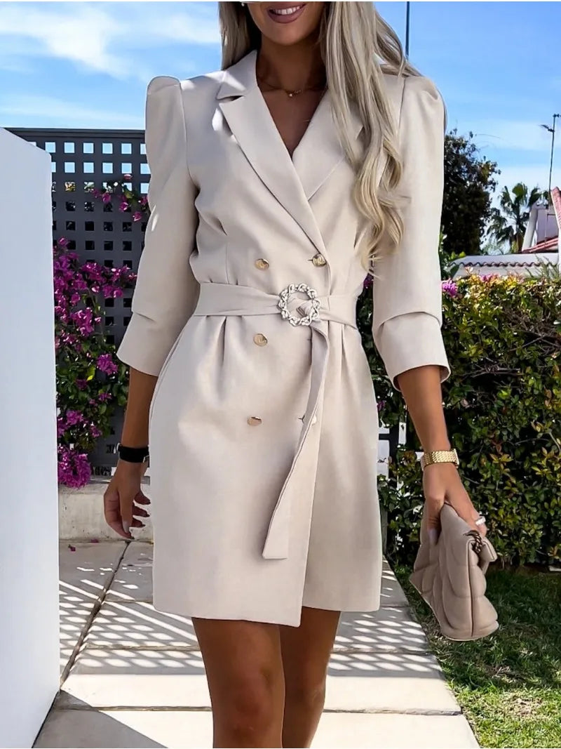 Versatile women's shirtdress in midi length with a distinctive printed collar, suitable for various occasions.