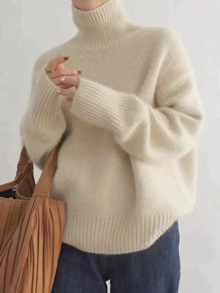 Fashionable women's wool-like knitwear: a cozy and elegant turtleneck sweater for cold weather