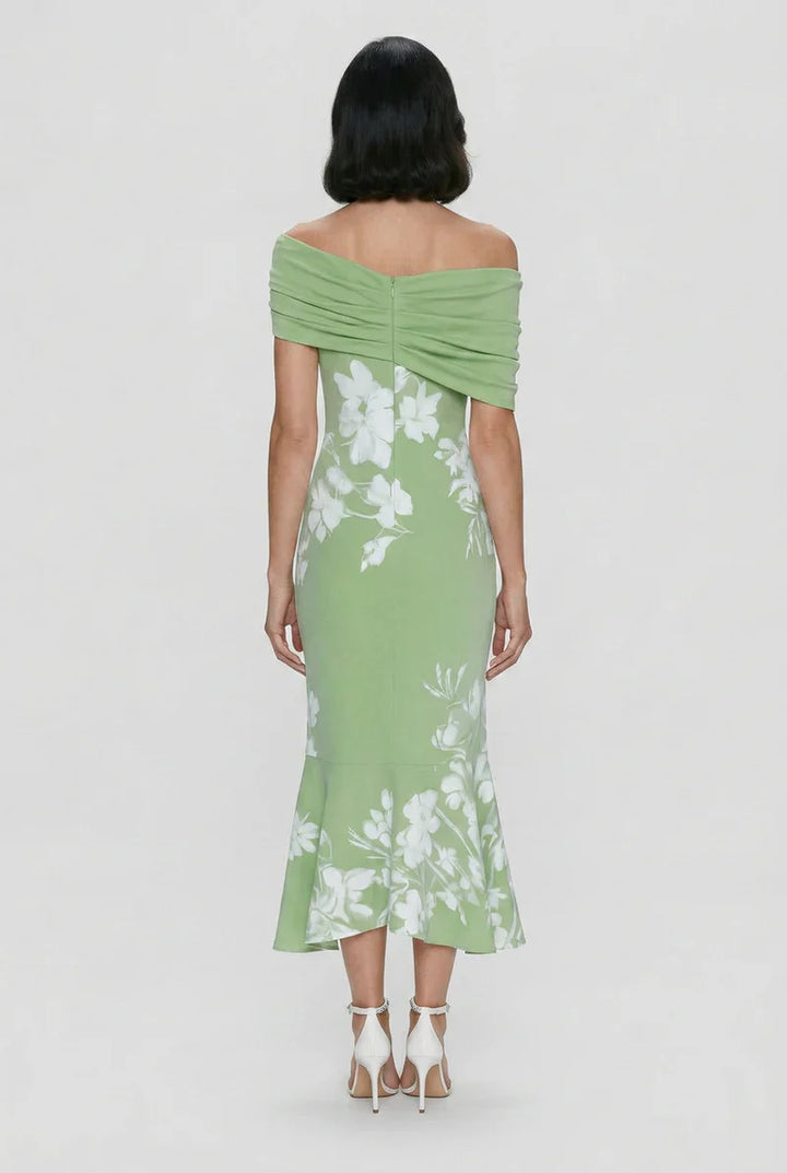 Chic women's off-shoulder bodycon midi dress featuring a vibrant floral pattern. Ideal for fashion.