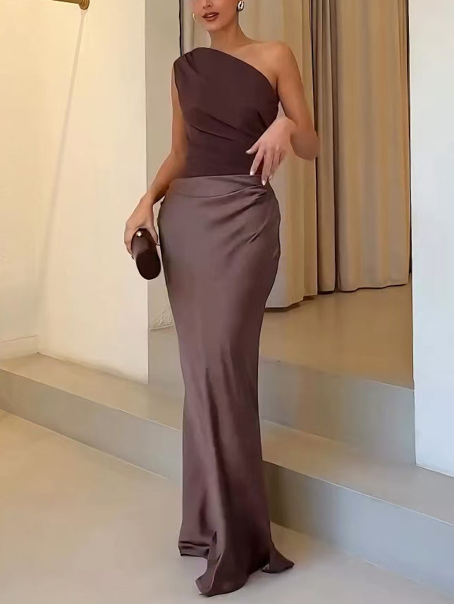 Formal women's one-shoulder pleated maxi dress, a sophisticated choice for special occasion evening wear.