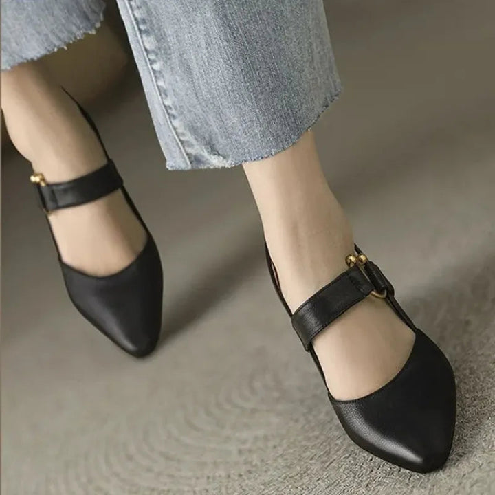 Chic women's dress shoes: orthopedic pumps offering comfort & elegance for professional workwear or events.