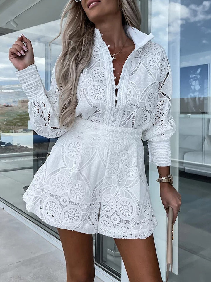 High-waist patterned shorts, part of the women's elegant 2-piece set. Boho summer holiday style.