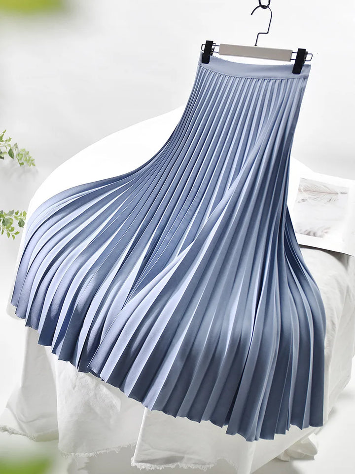 Classic pleated maxi skirt for women with an elegant and comfortable design.