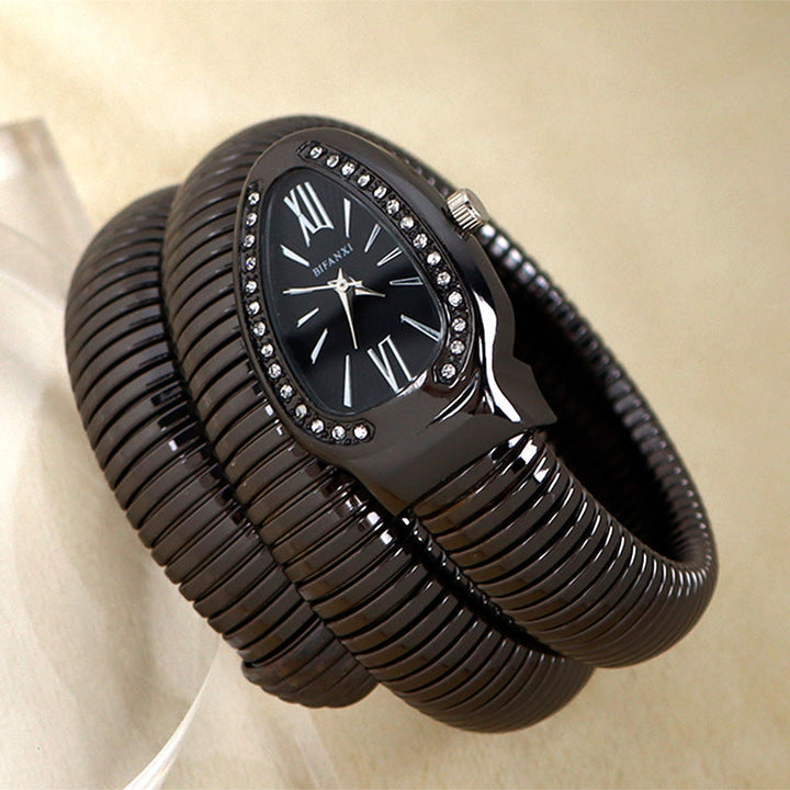 Women's stunning elegant snake quartz watch, a must-have fashion accessory bracelet.