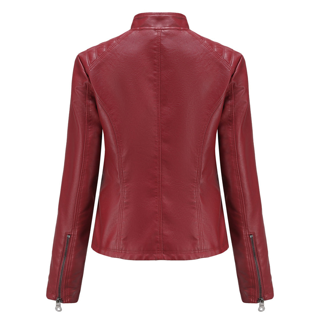Fashionable women's spring jacket, lightweight and versatile for a chic, relaxed look.