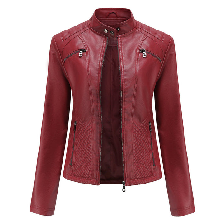 Lightweight women's spring jacket in an elegant relaxed fit, suitable for daily wear.