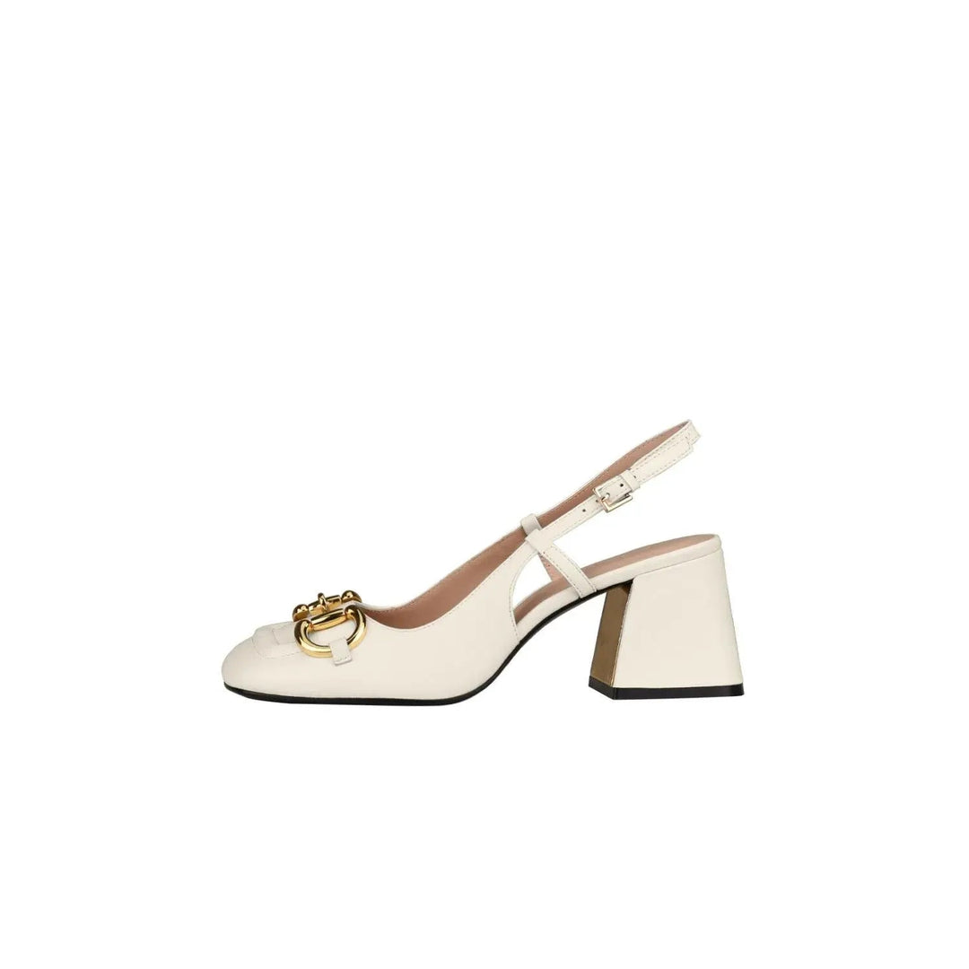 Elegant women's vintage style high heel shoes, featuring a sophisticated buckle. Fashionable.