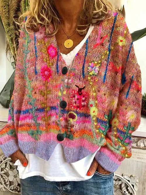 Fashionable women's retro printed cardigan, a colorful statement piece for elegant boutique style. Long sleeve.